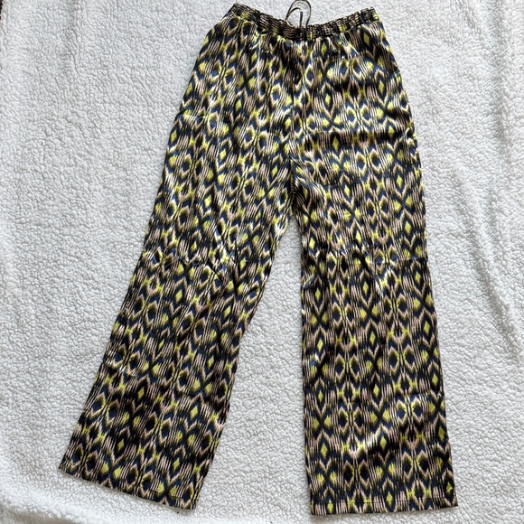 Patterned Wide-Leg Pants - Picture 2 of 2